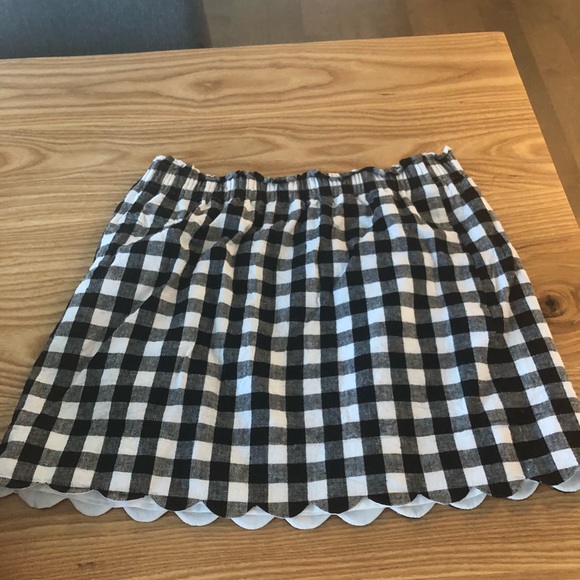 Black and white banana republic skirt - Picture 2 of 2